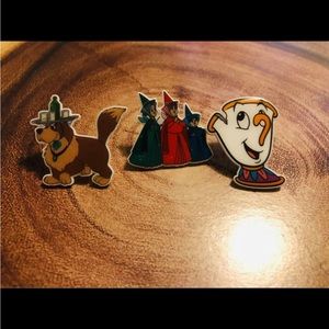 5 small Disney Pins